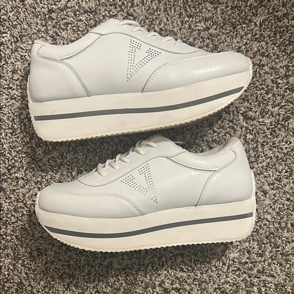 Volatile Expulsion Women's White Platform Sneakers